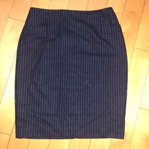 H&M pencil skirt w/zipper, worn once!